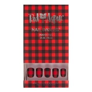 Red Aspen “Nana’s Nightgown” Short Nail Dashes
